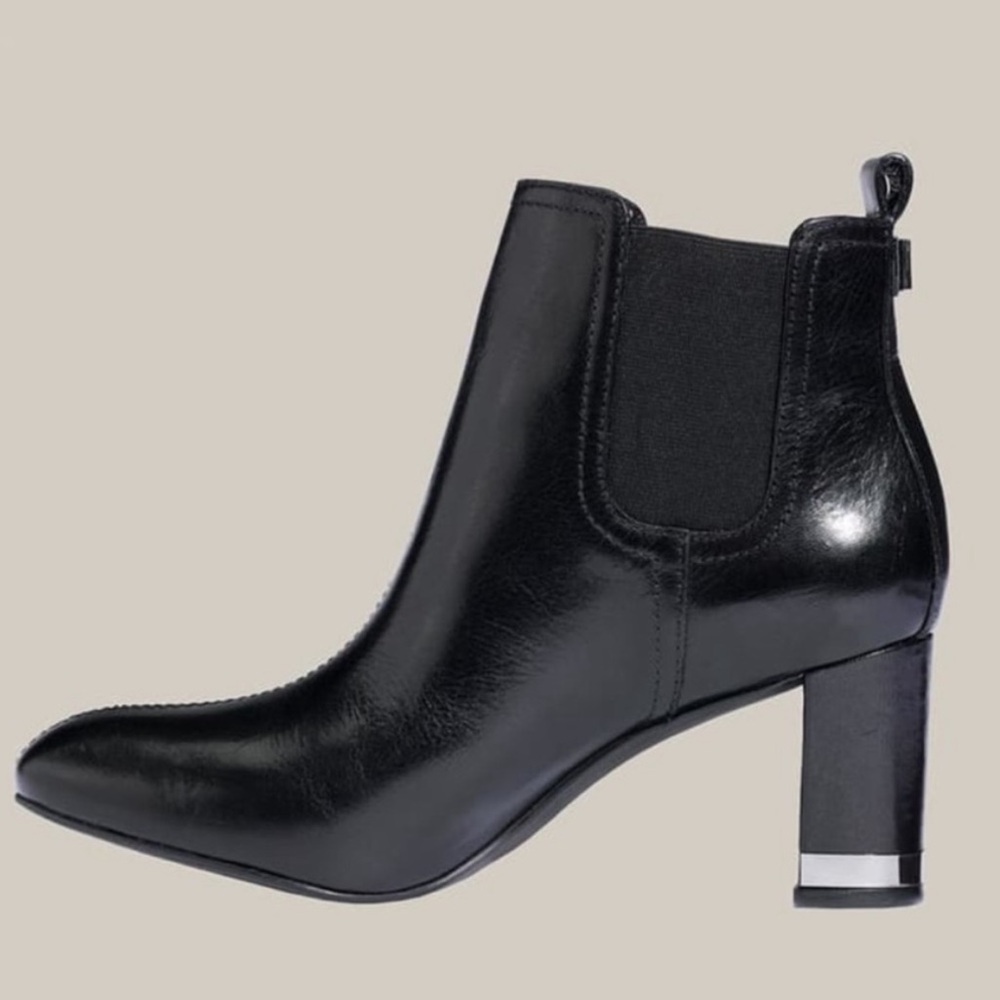 🟠 TORY BURCH 🟡 
April Heeled Booties - size 9